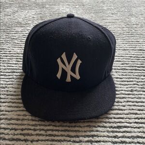 New York Yankees Black Cap